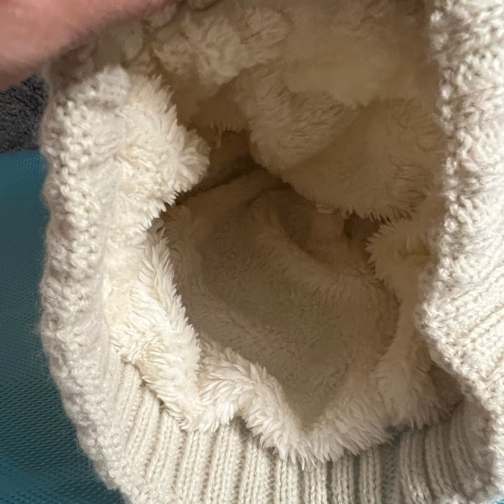 Winter hat - Picture 3 of 4
